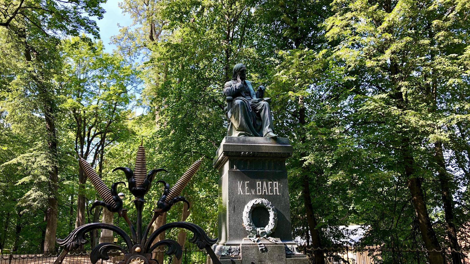 Karl Ernst von Baeri monument