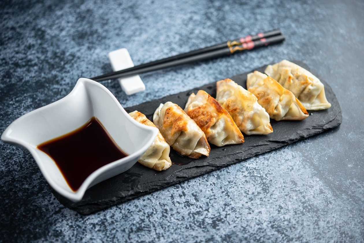 Kana ja juurvilja Gyoza (6 tk)